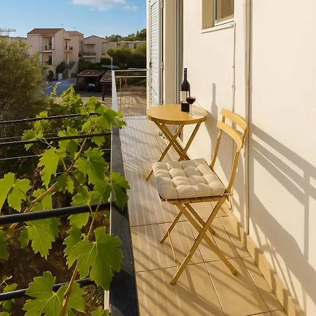 Kalamata Sunny Getaway - Fully Equipped Home Exterior photo